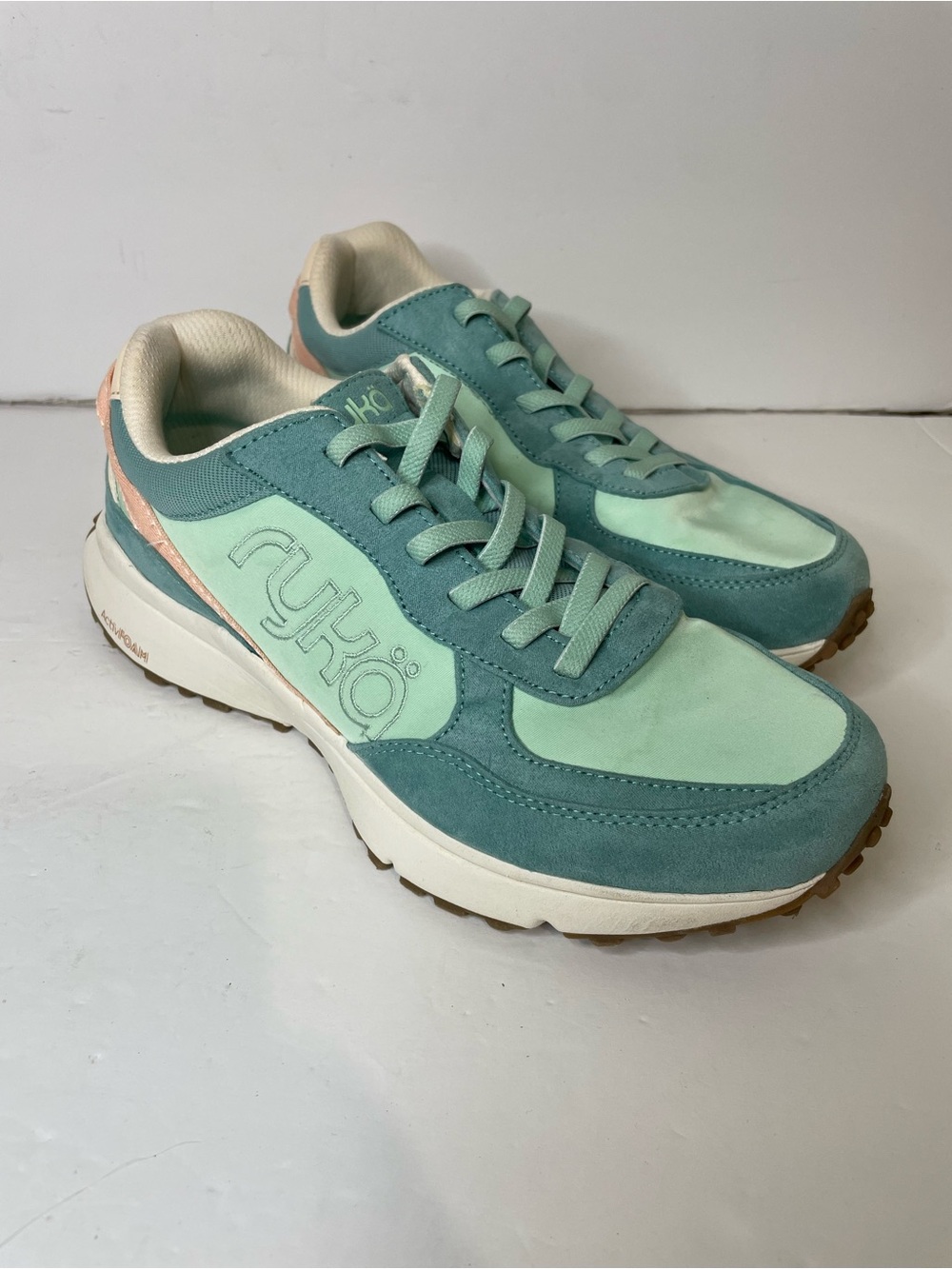 Ryka Jog On women's sneakers in a Nile Blue color pre-owned size 8W